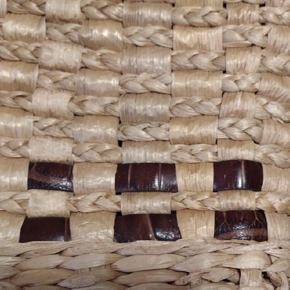 BRIGHTON Tan and Brown Tote Bag with Textured Design - Picture 2 of 7